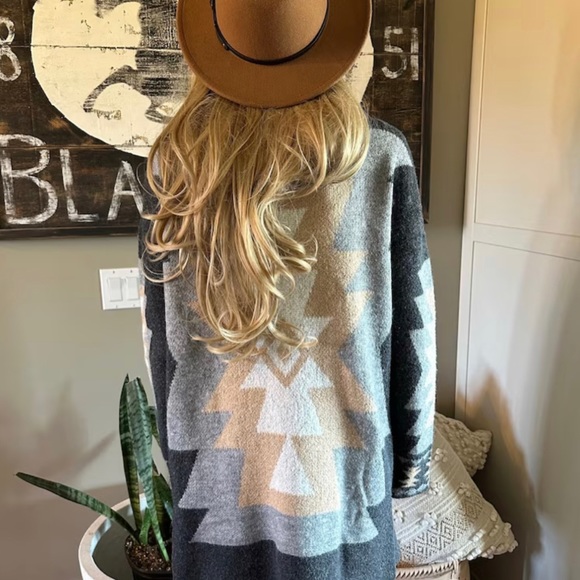 New Aztec Western Print Grey Long Cardigan Sweater Coat Western Cowichan Boho - Picture 9 of 11